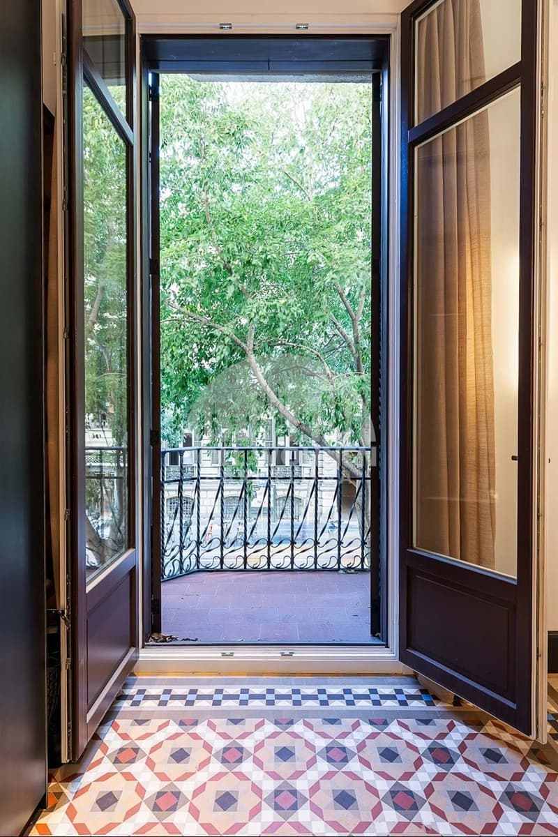 3 bedroom Apartment for rent in Barcelona city - € 13,000 (Ref: 9348620)