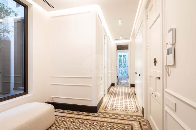 3 bedroom Apartment for rent in Barcelona city - € 13,000 (Ref: 9348620)