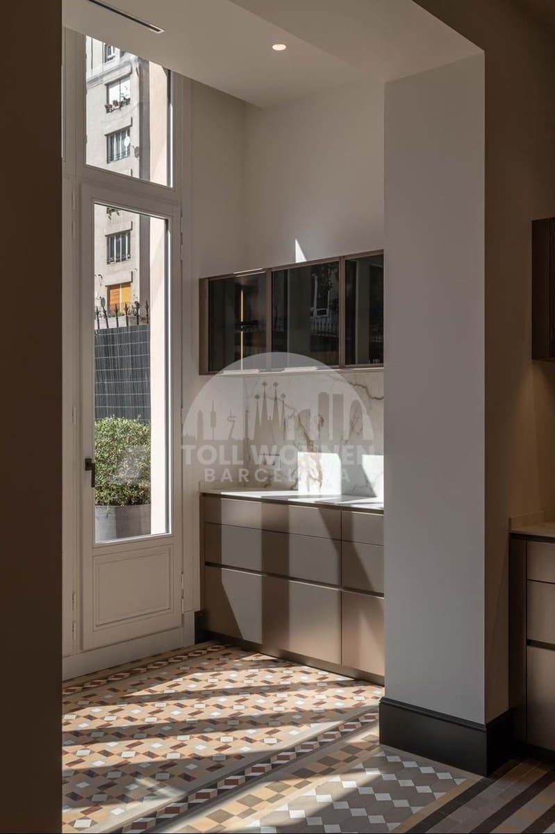 3 bedroom Apartment for rent in Barcelona city - € 13,000 (Ref: 9348620)