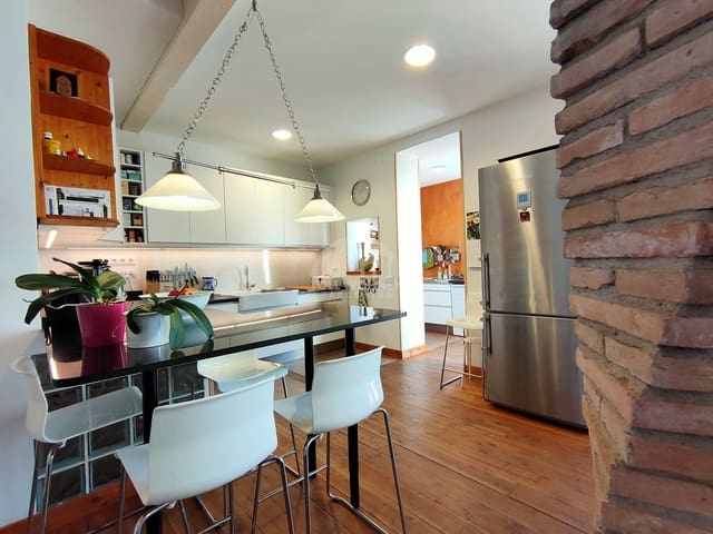 6 bedroom Villa for sale in Gelida with pool garage - € 1,220,000 (Ref: 9352164)