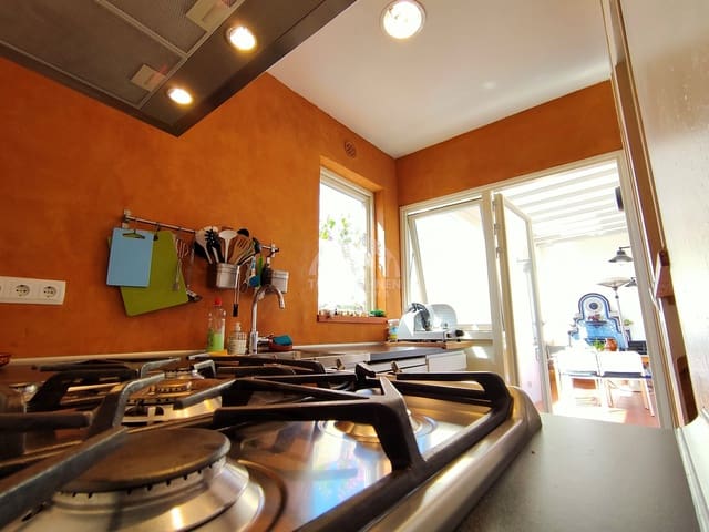 6 bedroom Villa for sale in Gelida with pool garage - € 1,220,000 (Ref: 9352164)