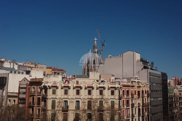 4 bedroom Apartment for sale in Barcelona city - € 1,435,000 (Ref: 9451036)