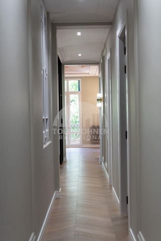 3 bedroom Apartment for sale in Barcelona city - € 1,225,000 (Ref: 9451037)