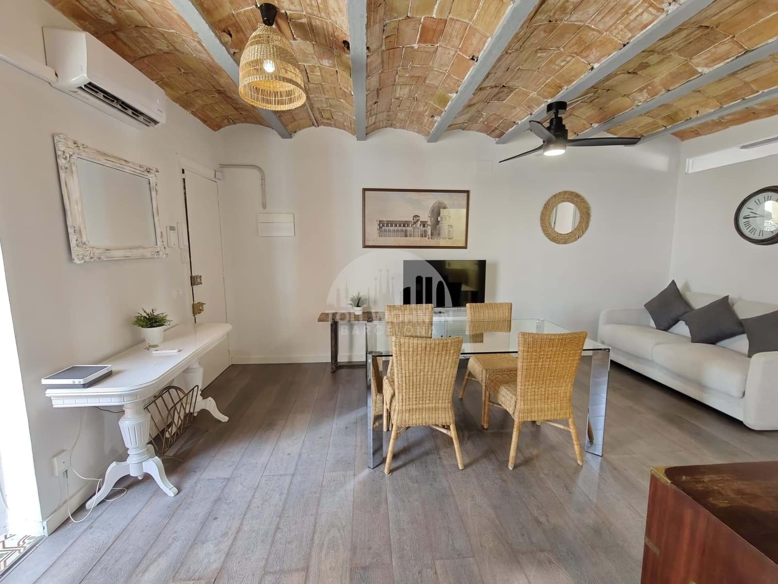 2 soverom Penthouse til salgs i L'Hospitalet de Llobregat - € 365 000 (Ref: 9457860)