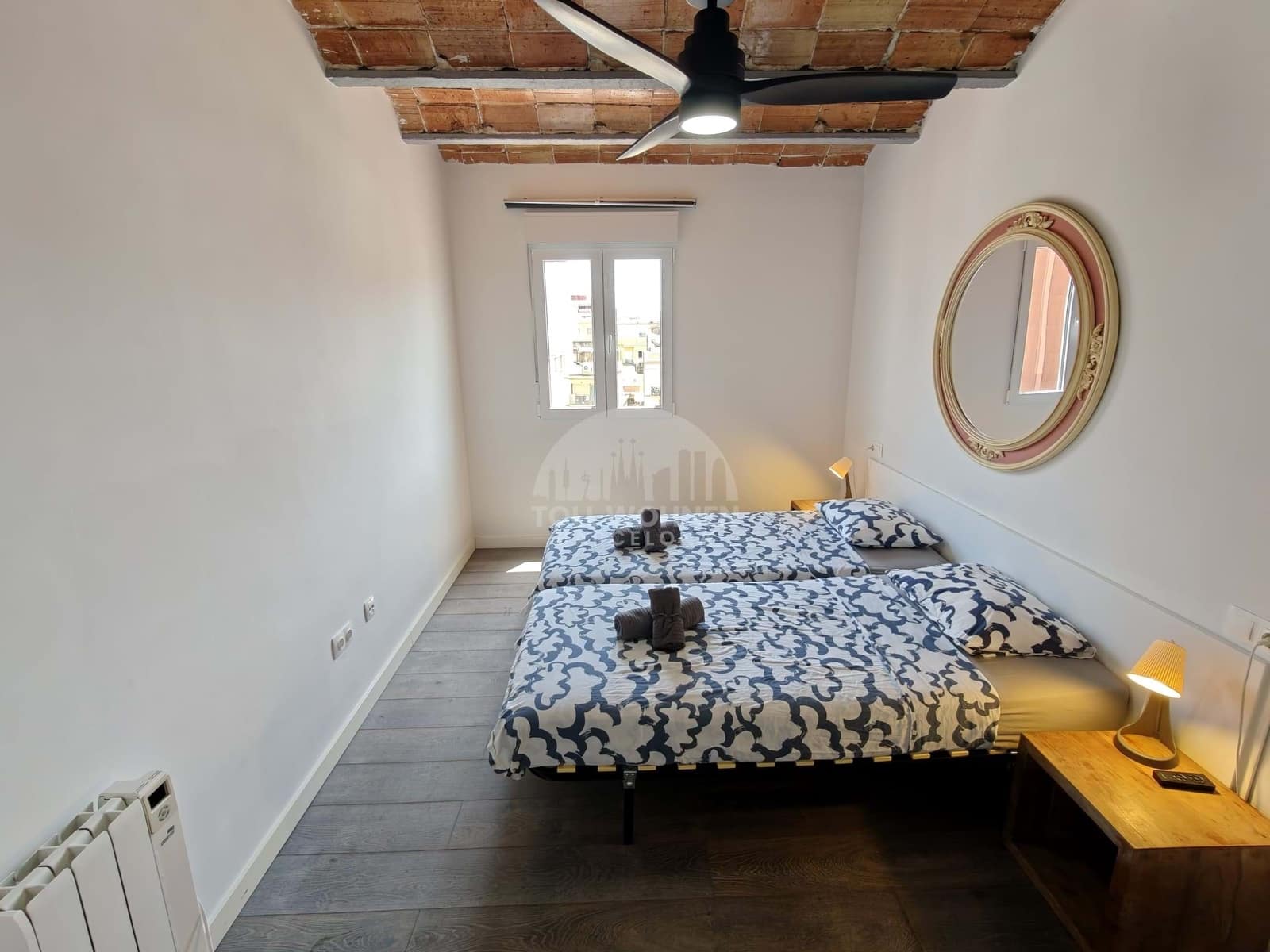 2 soverom Penthouse til salgs i L'Hospitalet de Llobregat - € 365 000 (Ref: 9457860)