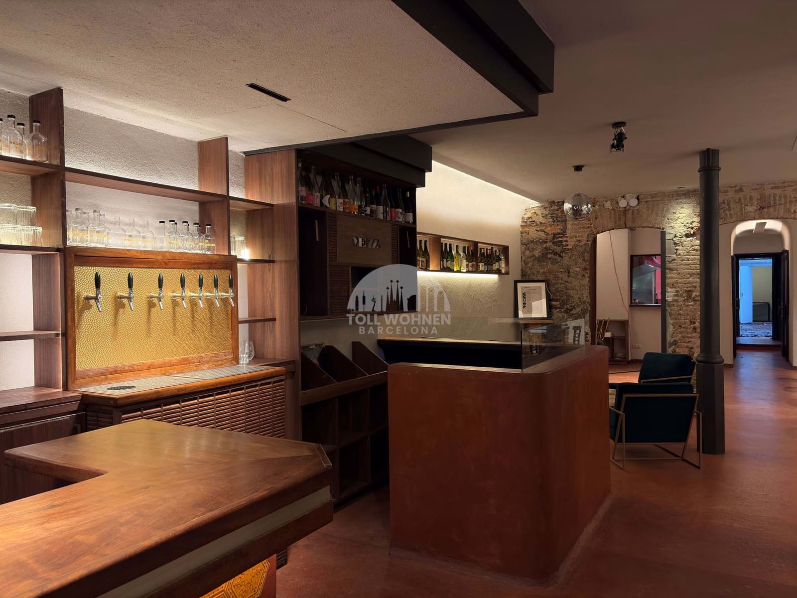 Erhverv til salg i Barcelona by - € 195.000 (Ref: 9525298)