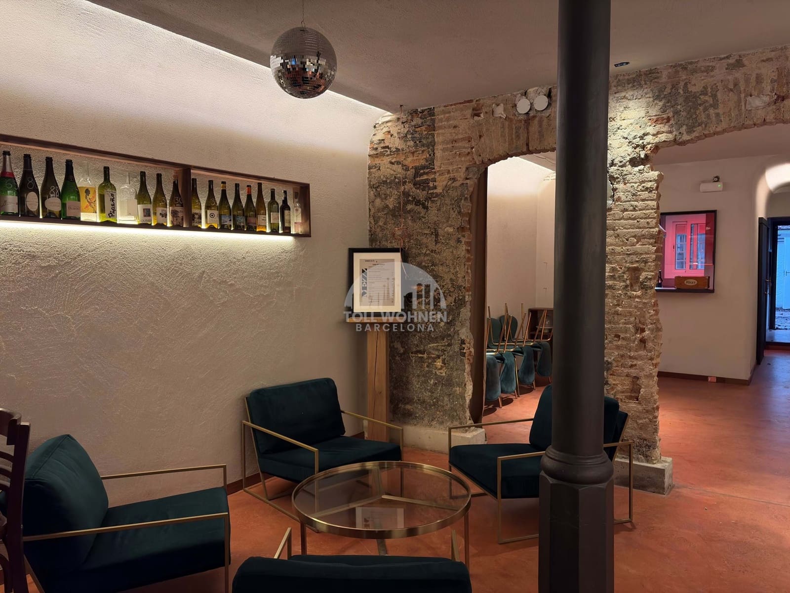 Erhverv til salg i Barcelona by - € 195.000 (Ref: 9525298)