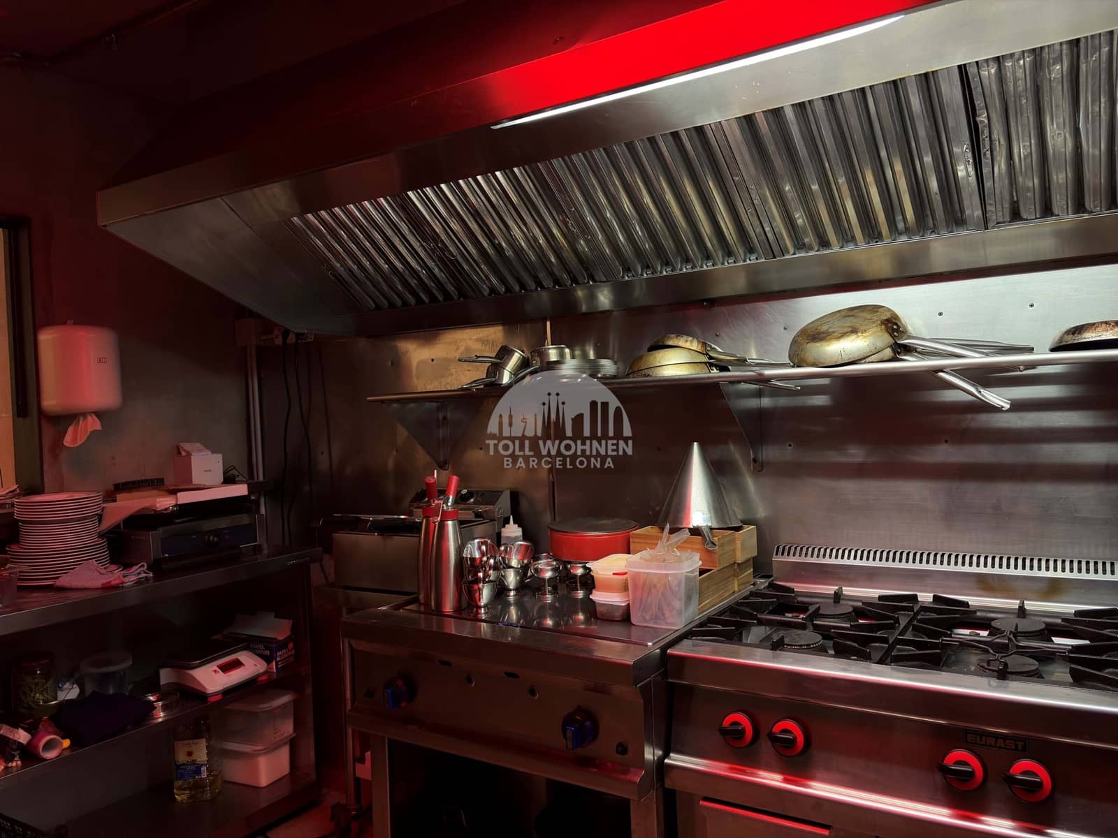 Erhverv til salg i Barcelona by - € 195.000 (Ref: 9525298)