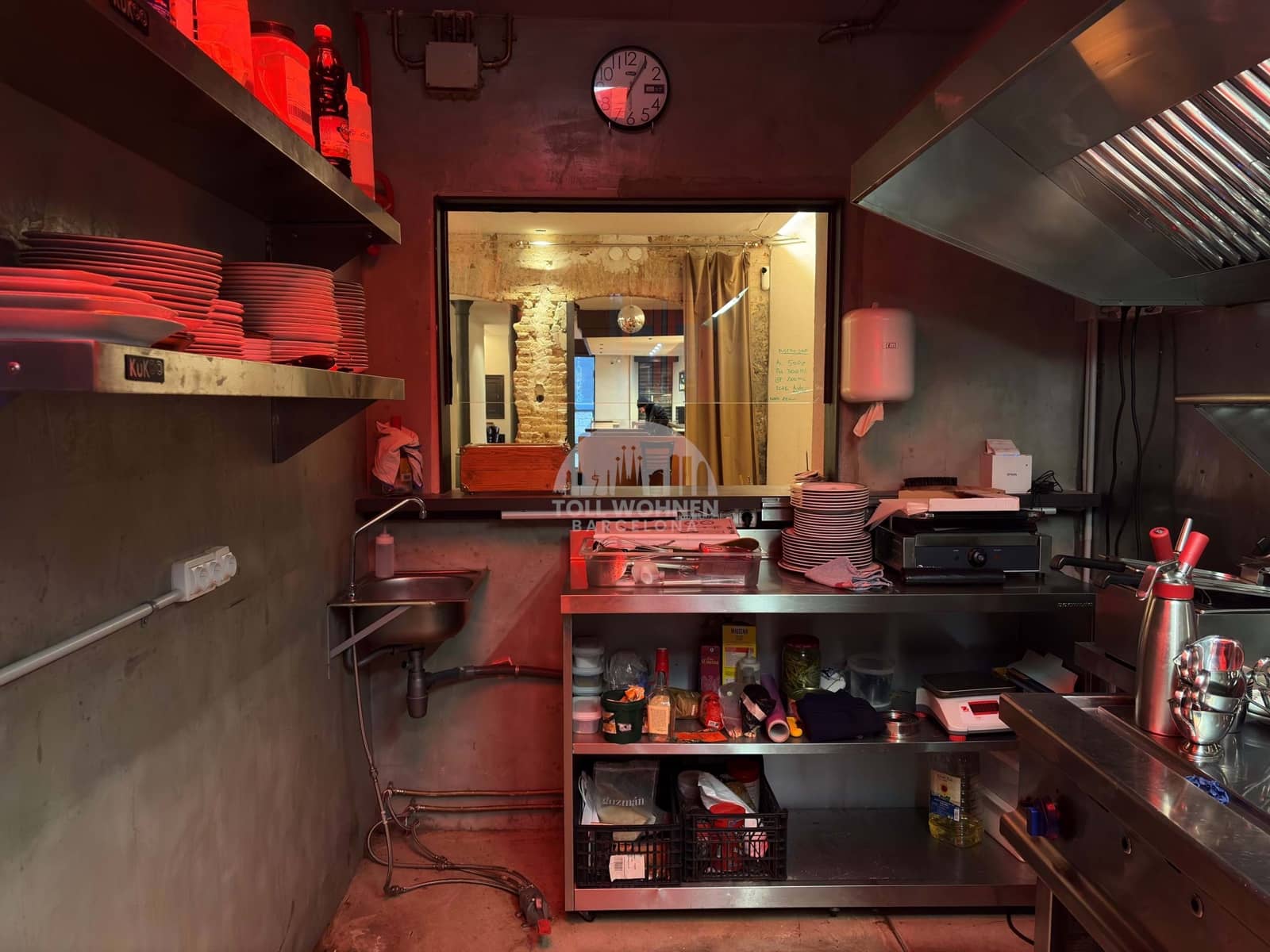 Erhverv til salg i Barcelona by - € 195.000 (Ref: 9525298)