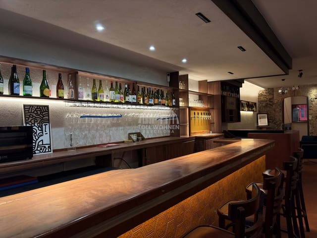 Erhverv til salg i Barcelona by - € 195.000 (Ref: 9525298)