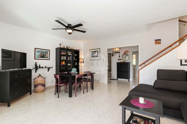 5 soveværelse Byhus til salg i Torredembarra med swimmingpool garage - € 500.000 (Ref: 9560727)