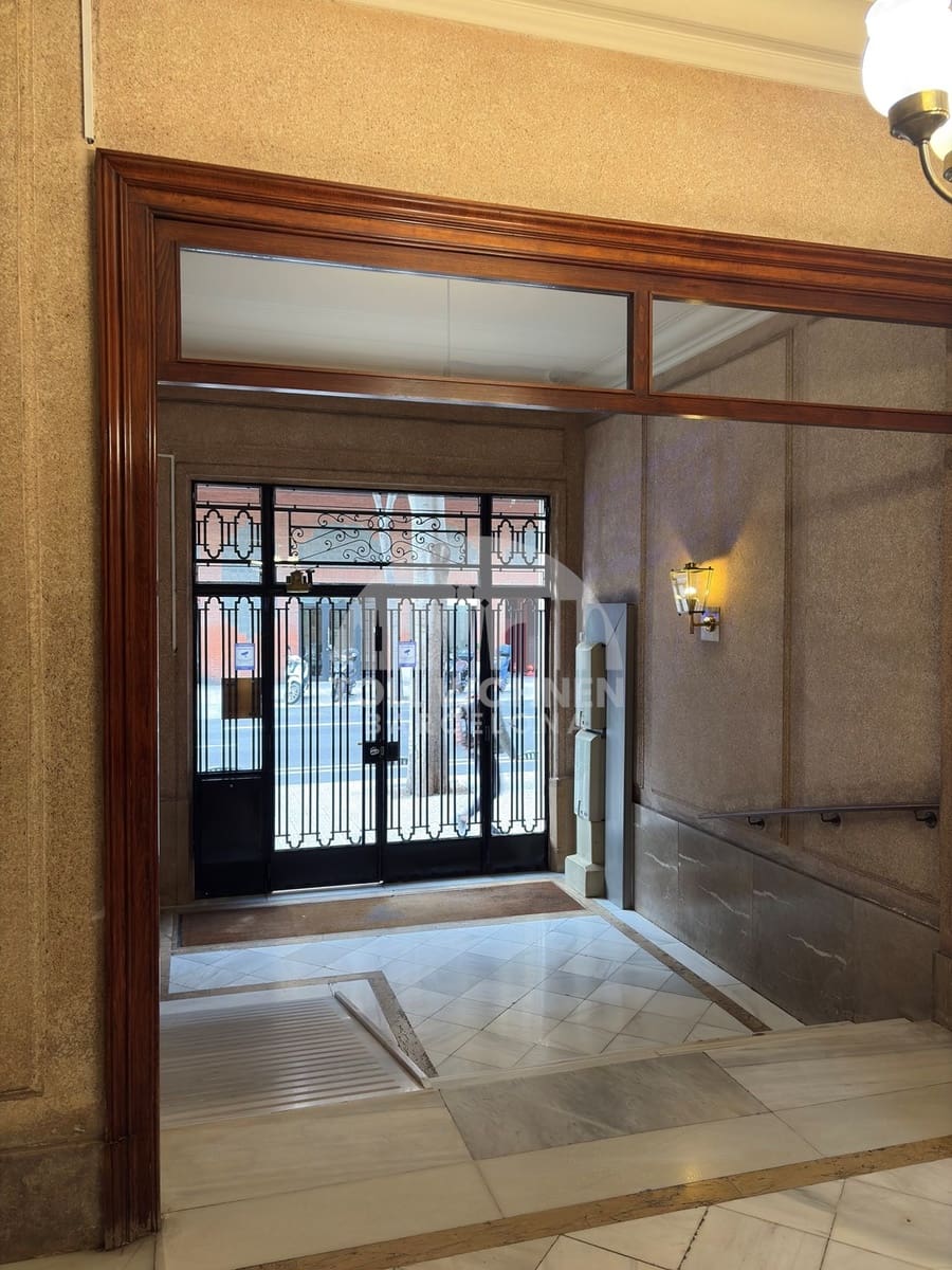 4 bedroom Apartment for sale in Barcelona city - € 769,000 (Ref: 9660778)