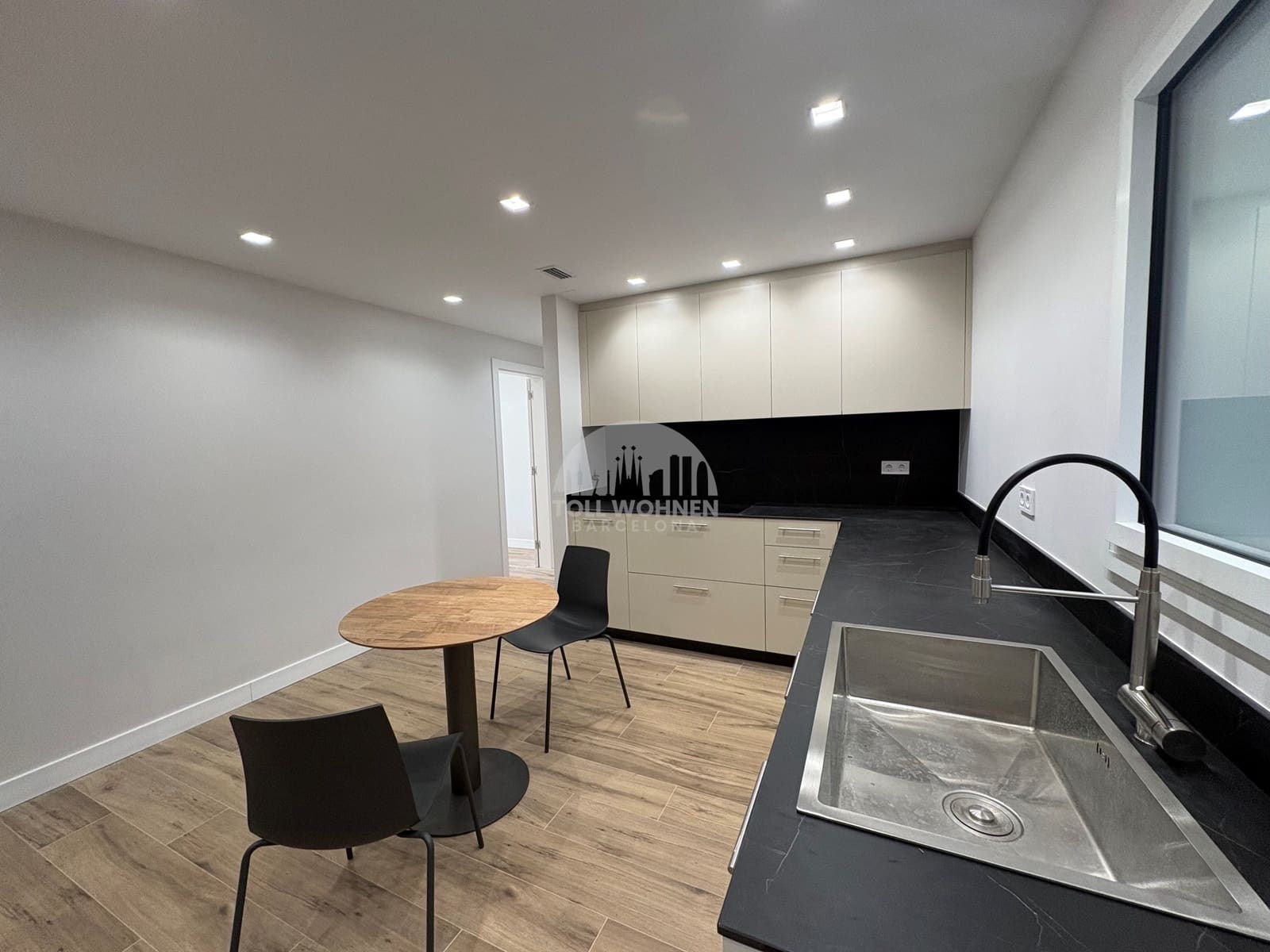 4 bedroom Apartment for sale in Barcelona city - € 769,000 (Ref: 9660778)