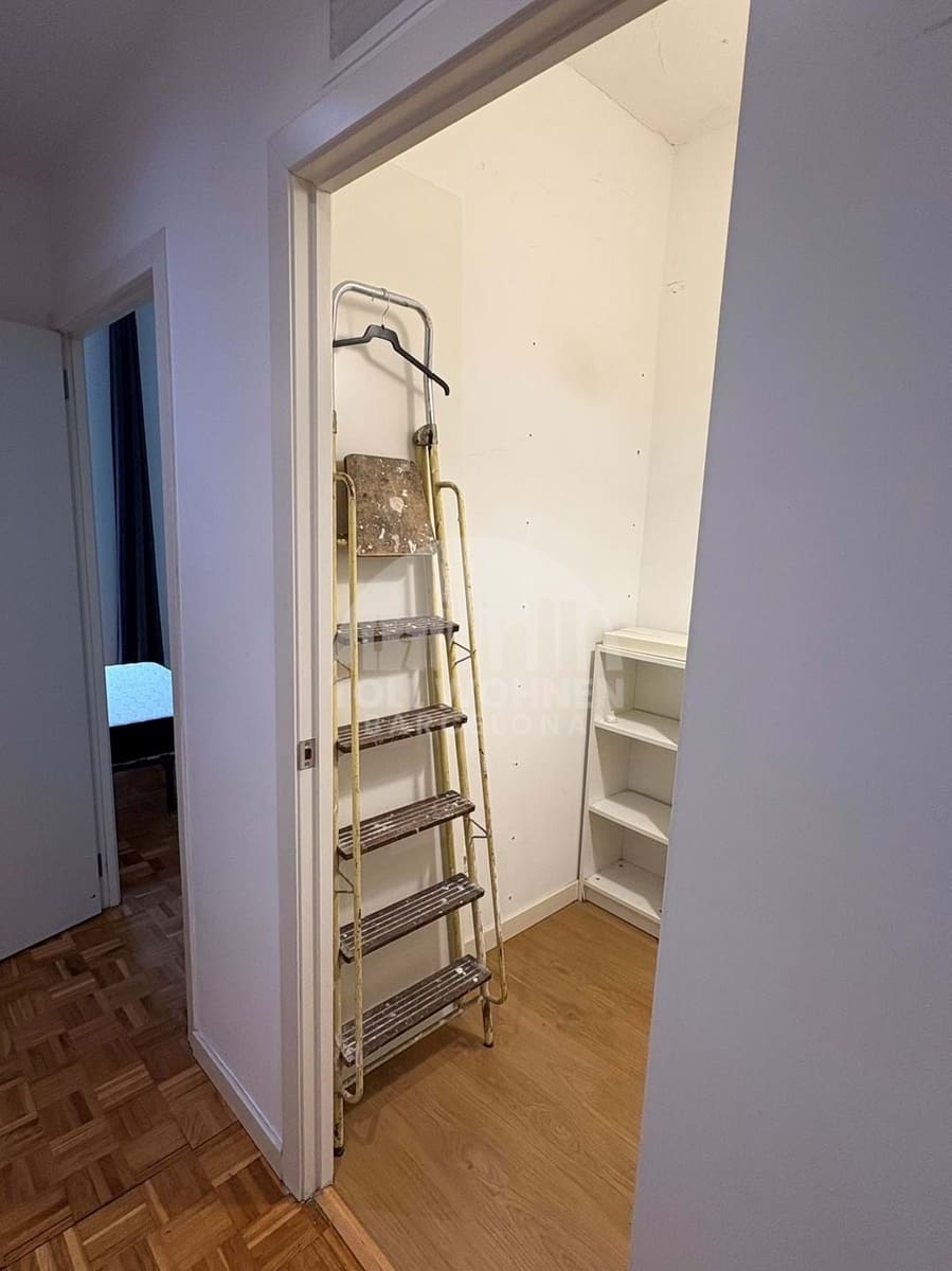 2 soveværelse Lejlighed til salg i Barcelona by - € 370.000 (Ref: 9673732)