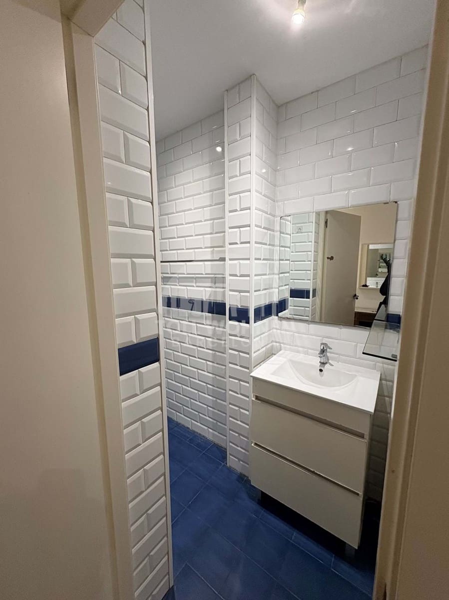 2 soveværelse Lejlighed til salg i Barcelona by - € 370.000 (Ref: 9673732)