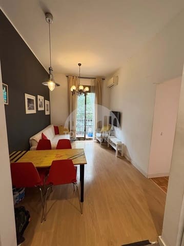 2 soveværelse Lejlighed til salg i Barcelona by - € 370.000 (Ref: 9673732)