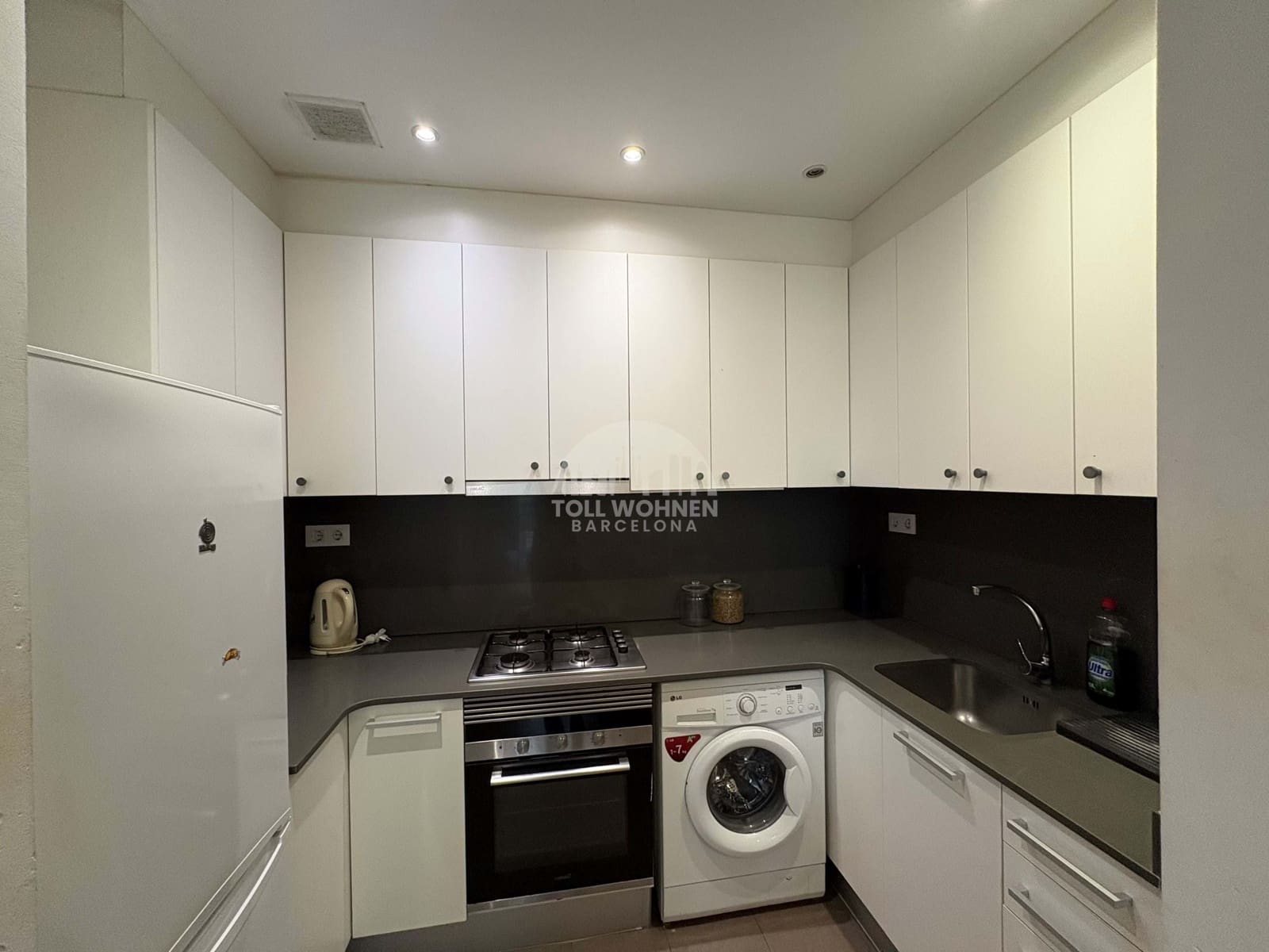 2 soveværelse Lejlighed til salg i Barcelona by - € 370.000 (Ref: 9673732)