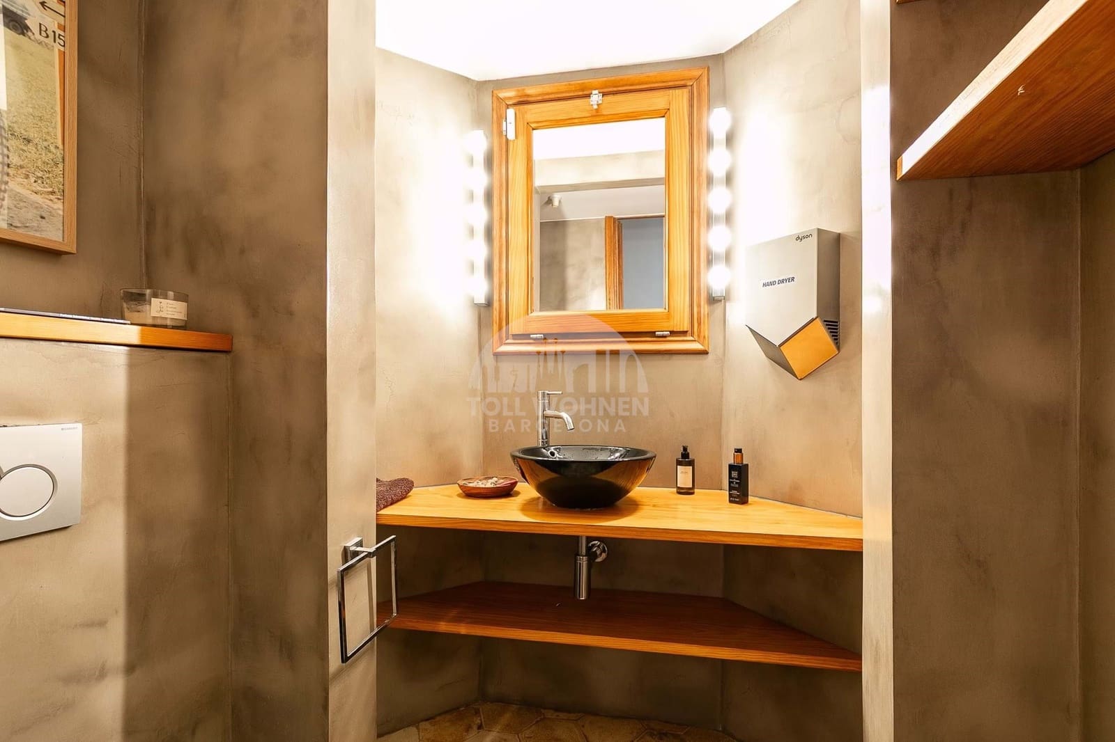 4 bedroom Office for sale in Barcelona city - € 1,092,000 (Ref: 9696771)