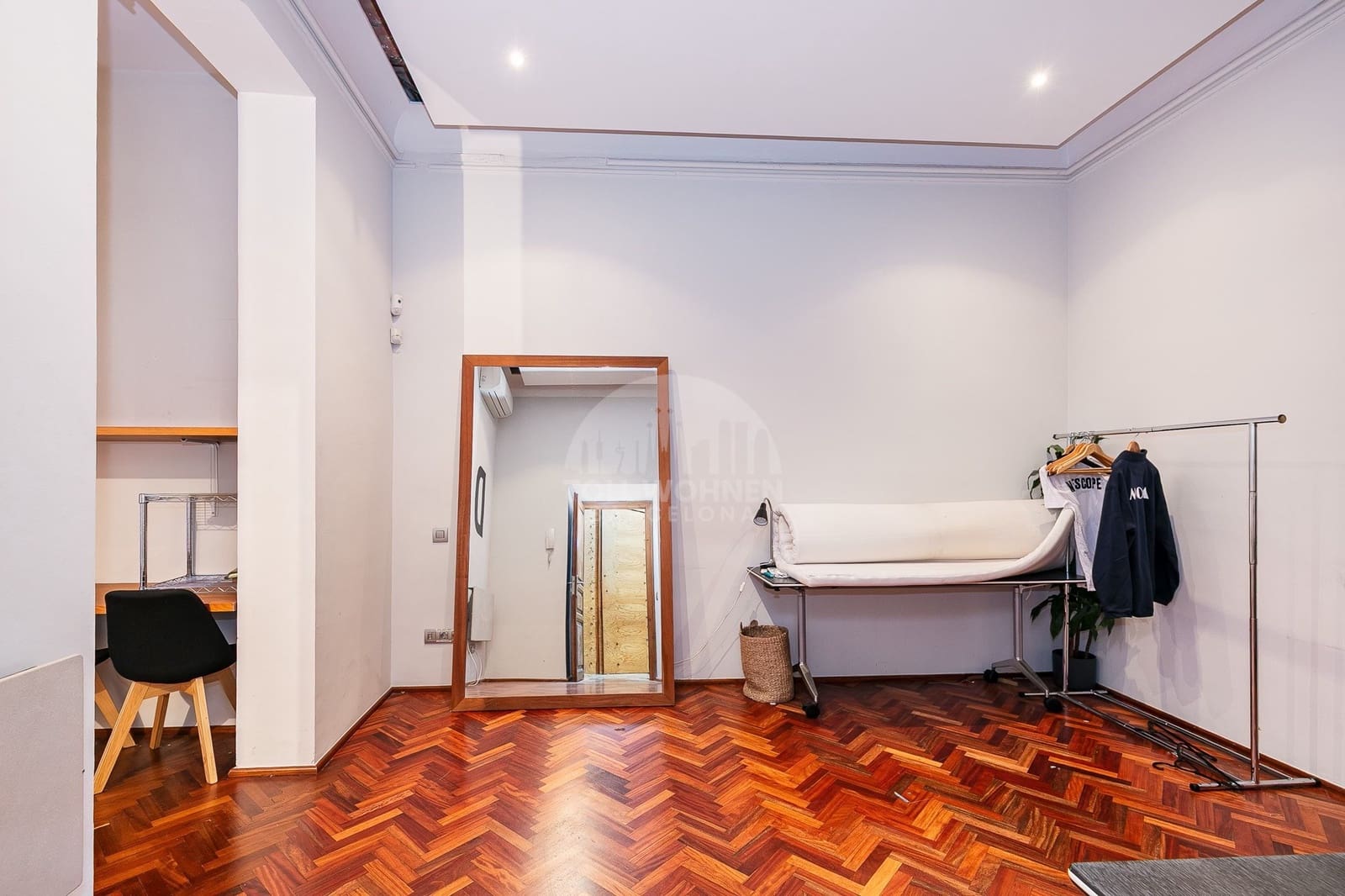 4 bedroom Office for sale in Barcelona city - € 1,092,000 (Ref: 9696771)