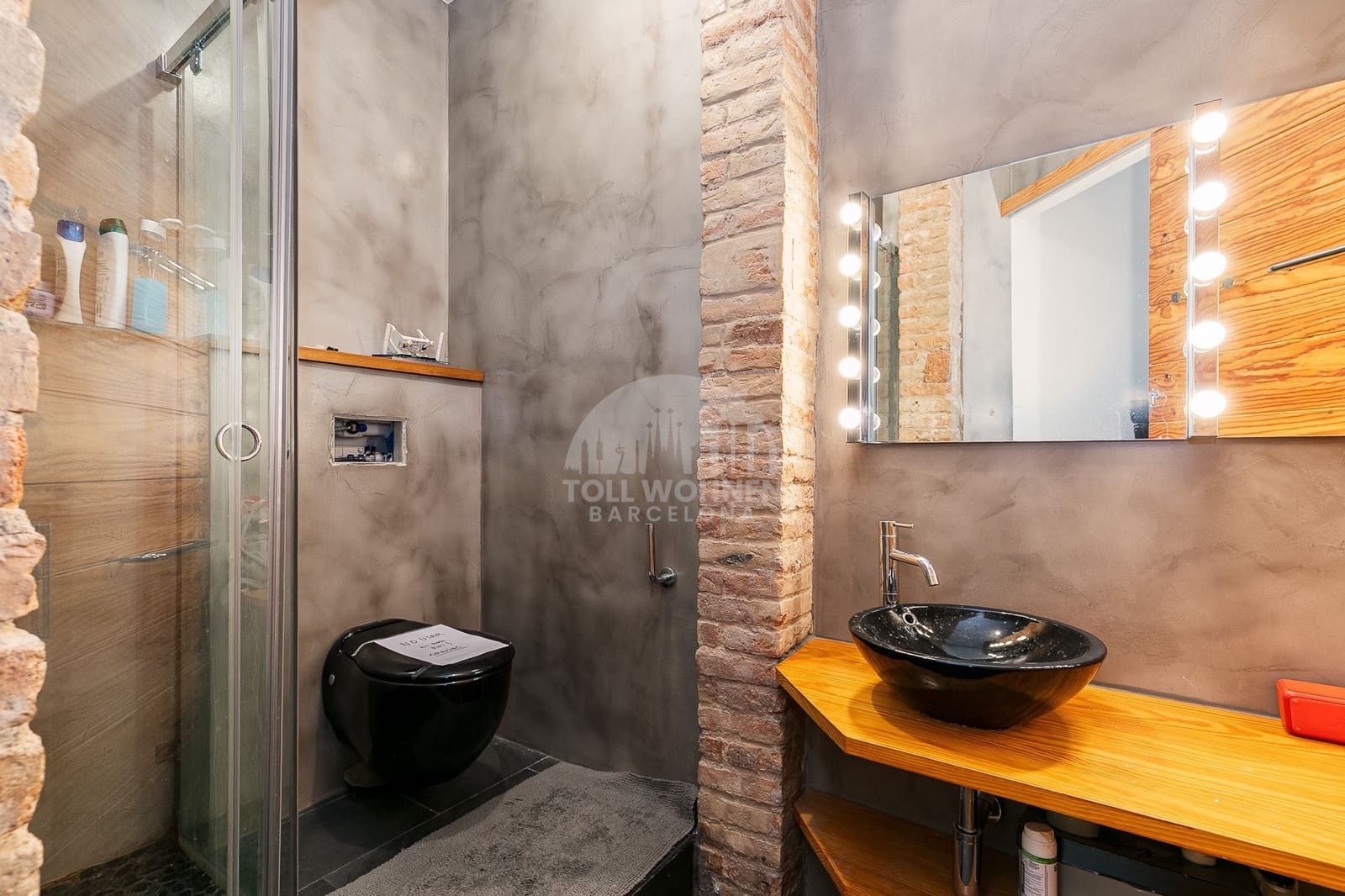 4 bedroom Office for sale in Barcelona city - € 1,092,000 (Ref: 9696771)