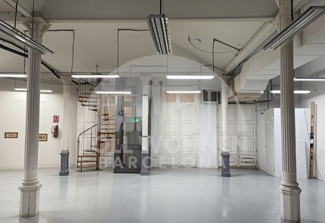 Commercial for rent in Barcelona city - € 5,500 (Ref: 9700370)