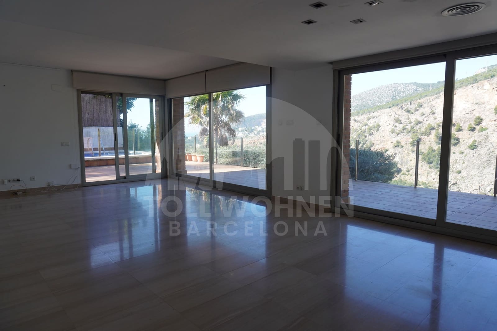 6 bedroom Villa for sale in Castelldefels with pool garage - € 1,195,000 (Ref: 9956350)
