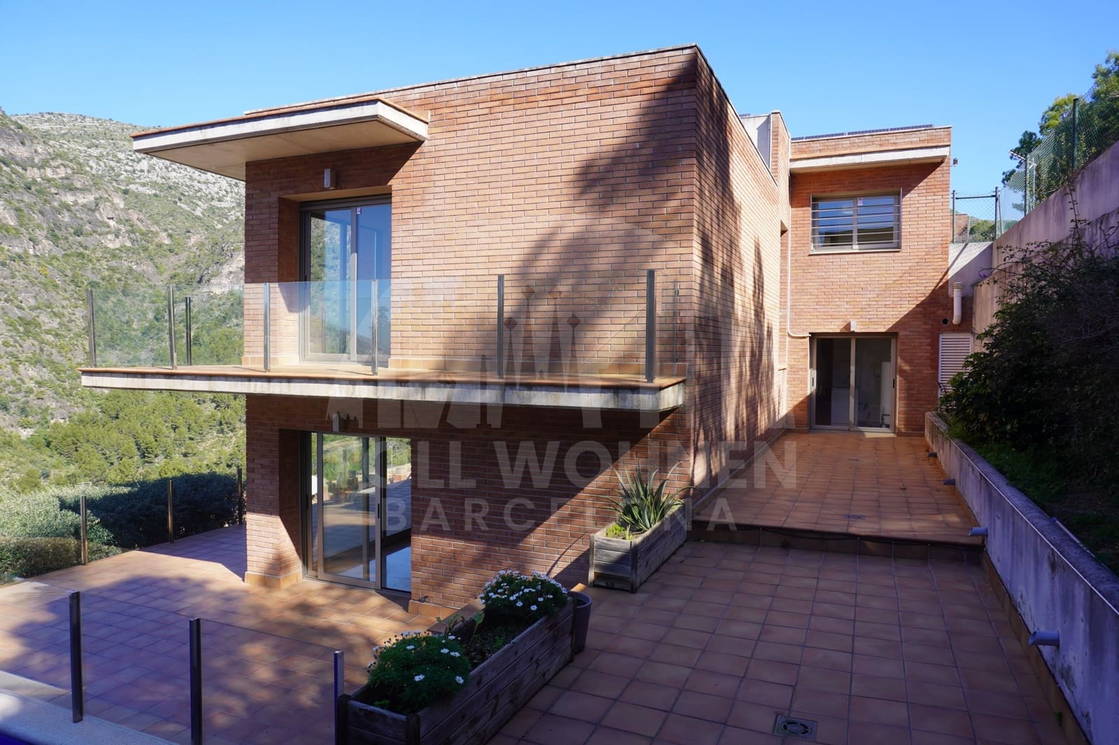 6 bedroom Villa for sale in Castelldefels with pool garage - € 1,195,000 (Ref: 9956350)