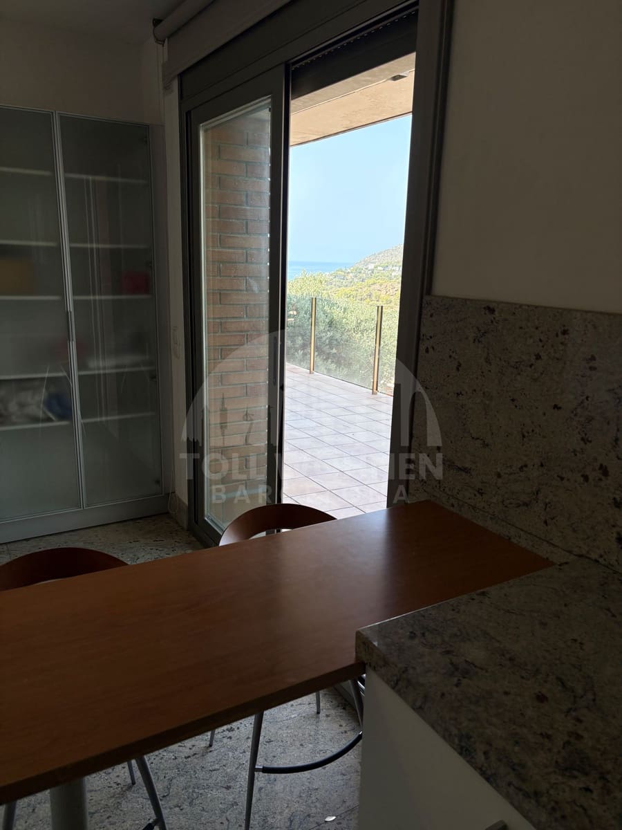 6 bedroom Villa for sale in Castelldefels with pool garage - € 1,195,000 (Ref: 9956350)