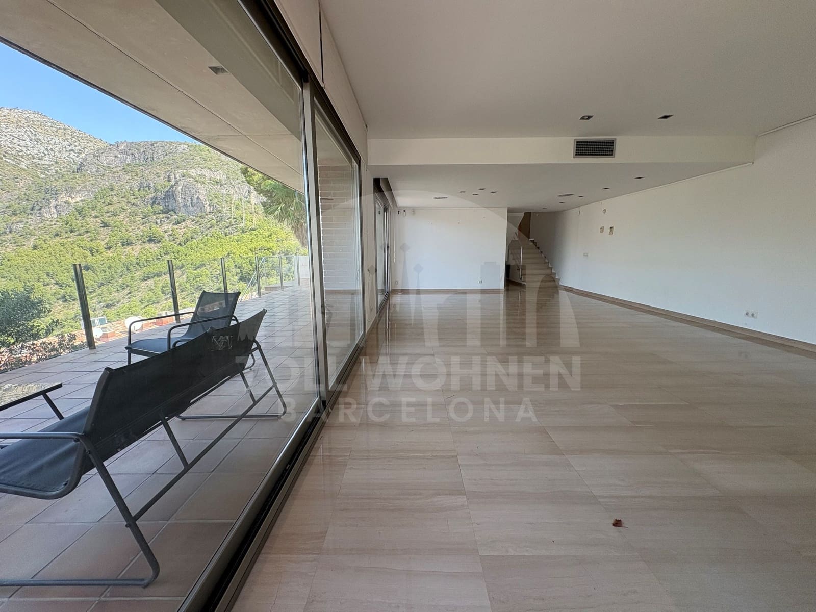 6 bedroom Villa for sale in Castelldefels with pool garage - € 1,195,000 (Ref: 9956350)