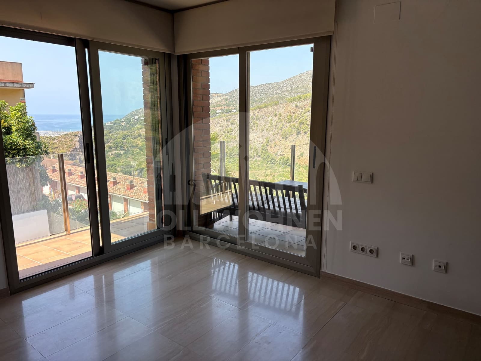 6 bedroom Villa for sale in Castelldefels with pool garage - € 1,195,000 (Ref: 9956350)