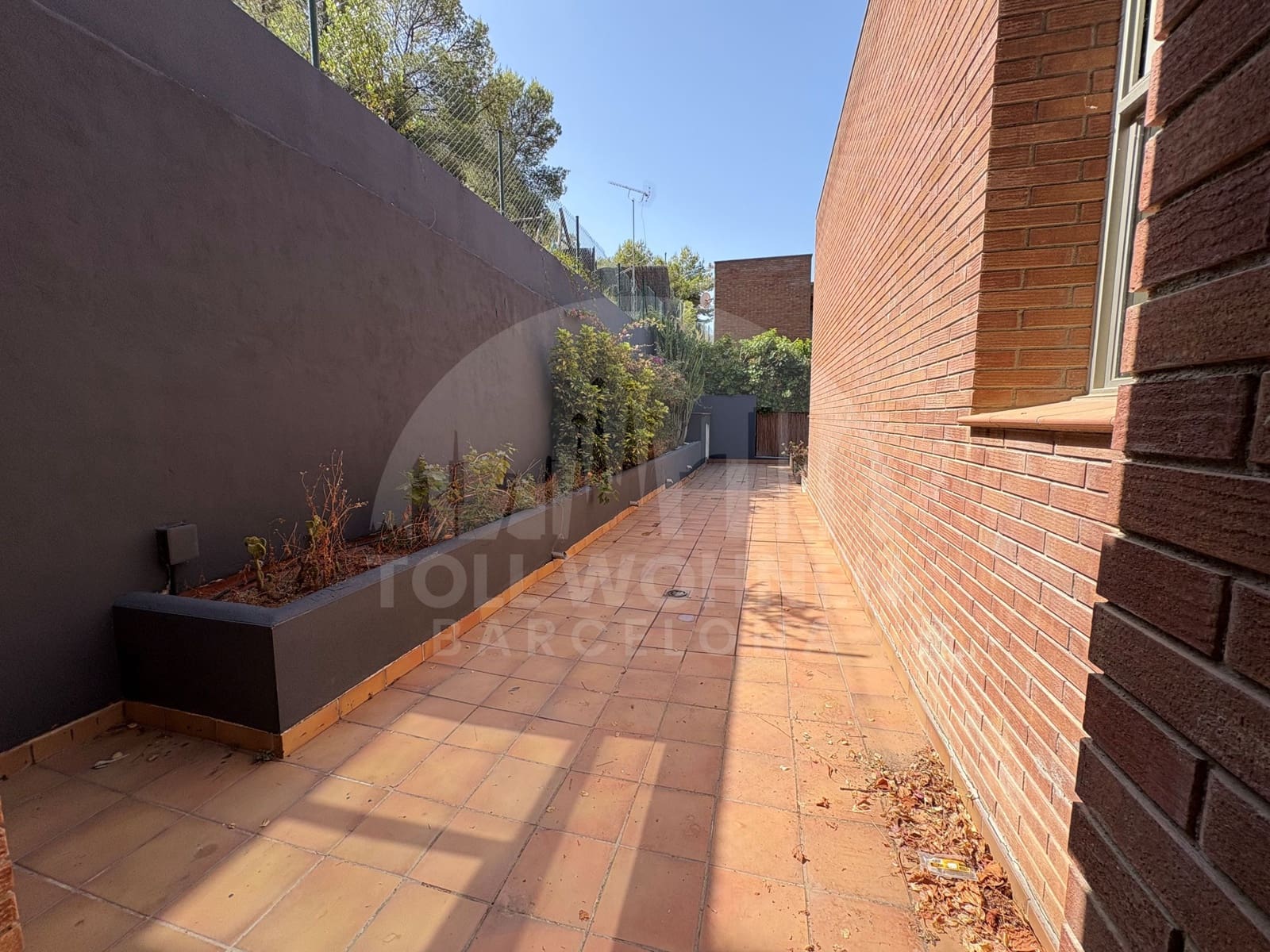 6 bedroom Villa for sale in Castelldefels with pool garage - € 1,195,000 (Ref: 9956350)