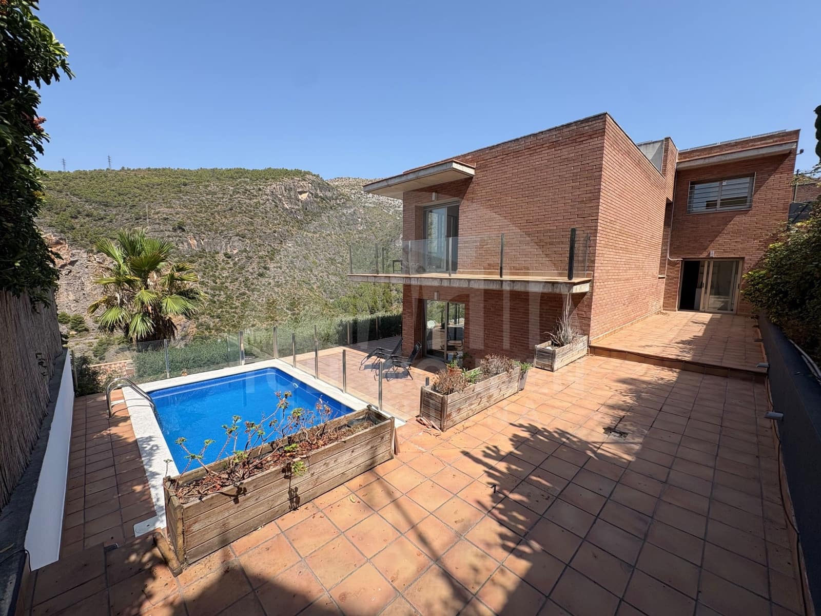 6 bedroom Villa for sale in Castelldefels with pool garage - € 1,195,000 (Ref: 9956350)