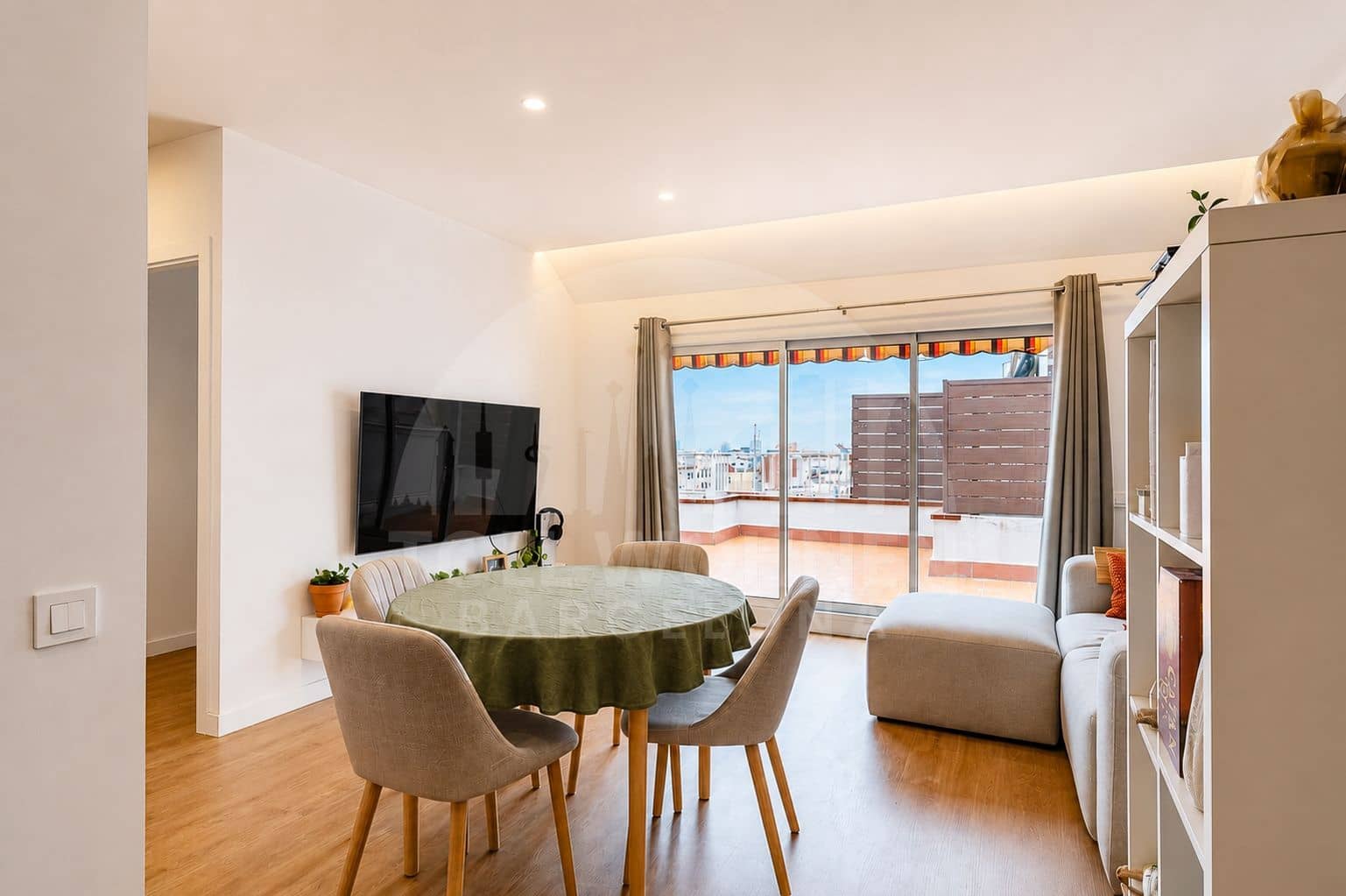 2 bedroom Penthouse for sale in Barcelona city - € 595,000 (Ref: 9966118)
