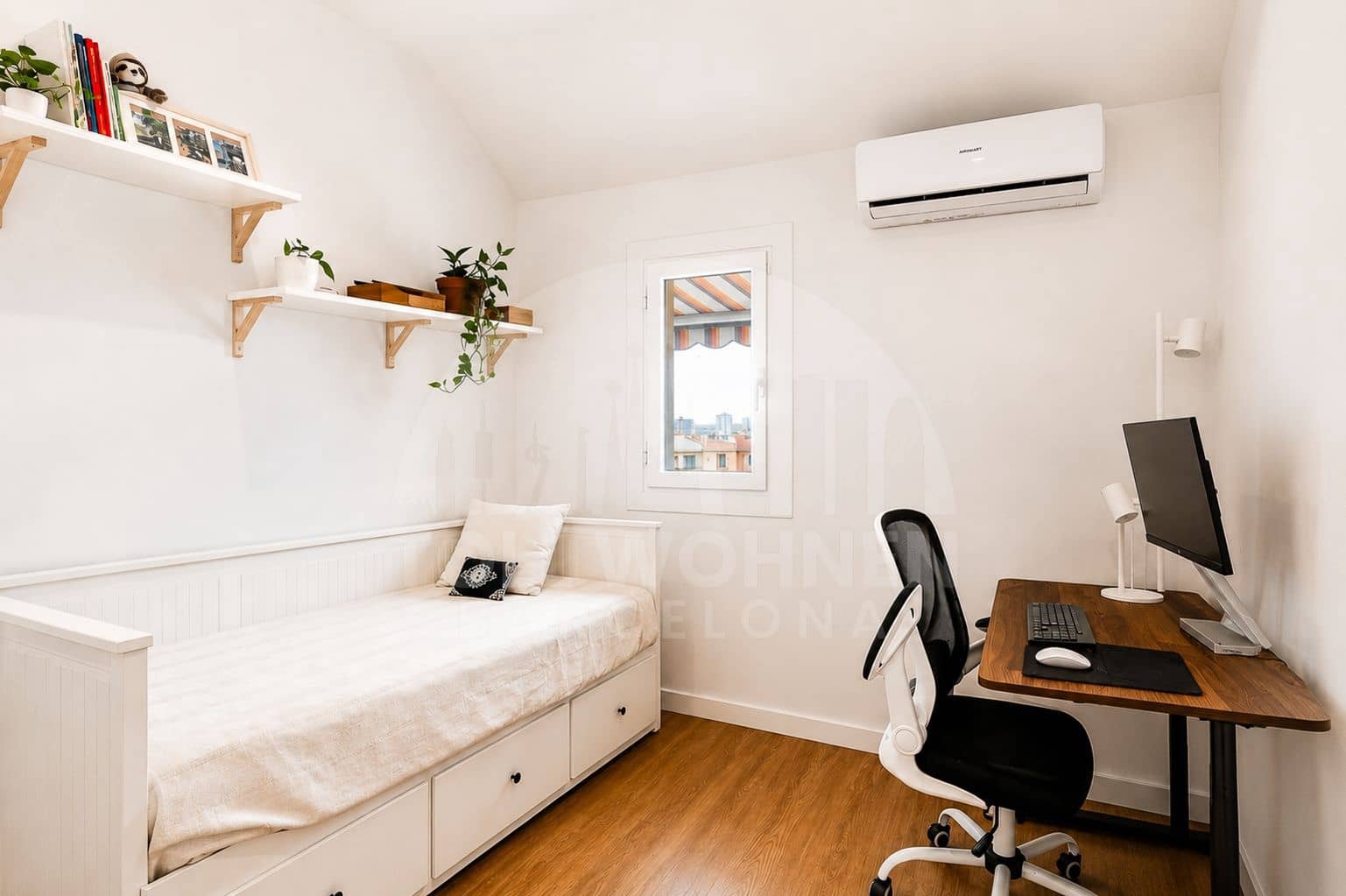 2 bedroom Penthouse for sale in Barcelona city - € 595,000 (Ref: 9966118)