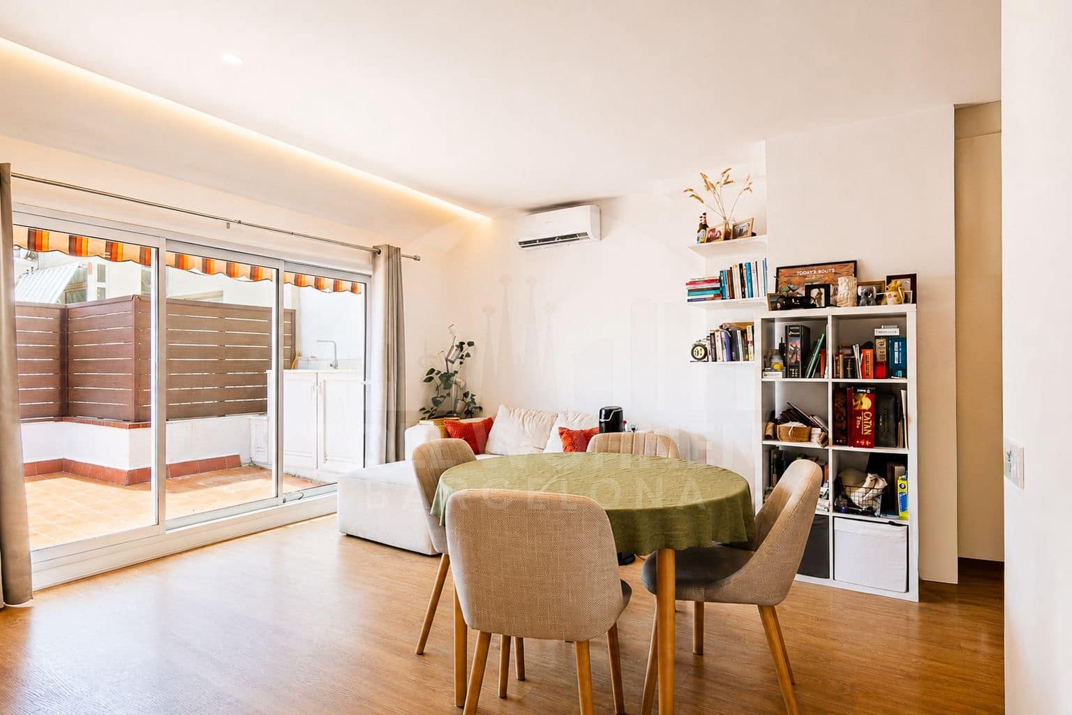 2 bedroom Penthouse for sale in Barcelona city - € 595,000 (Ref: 9966118)