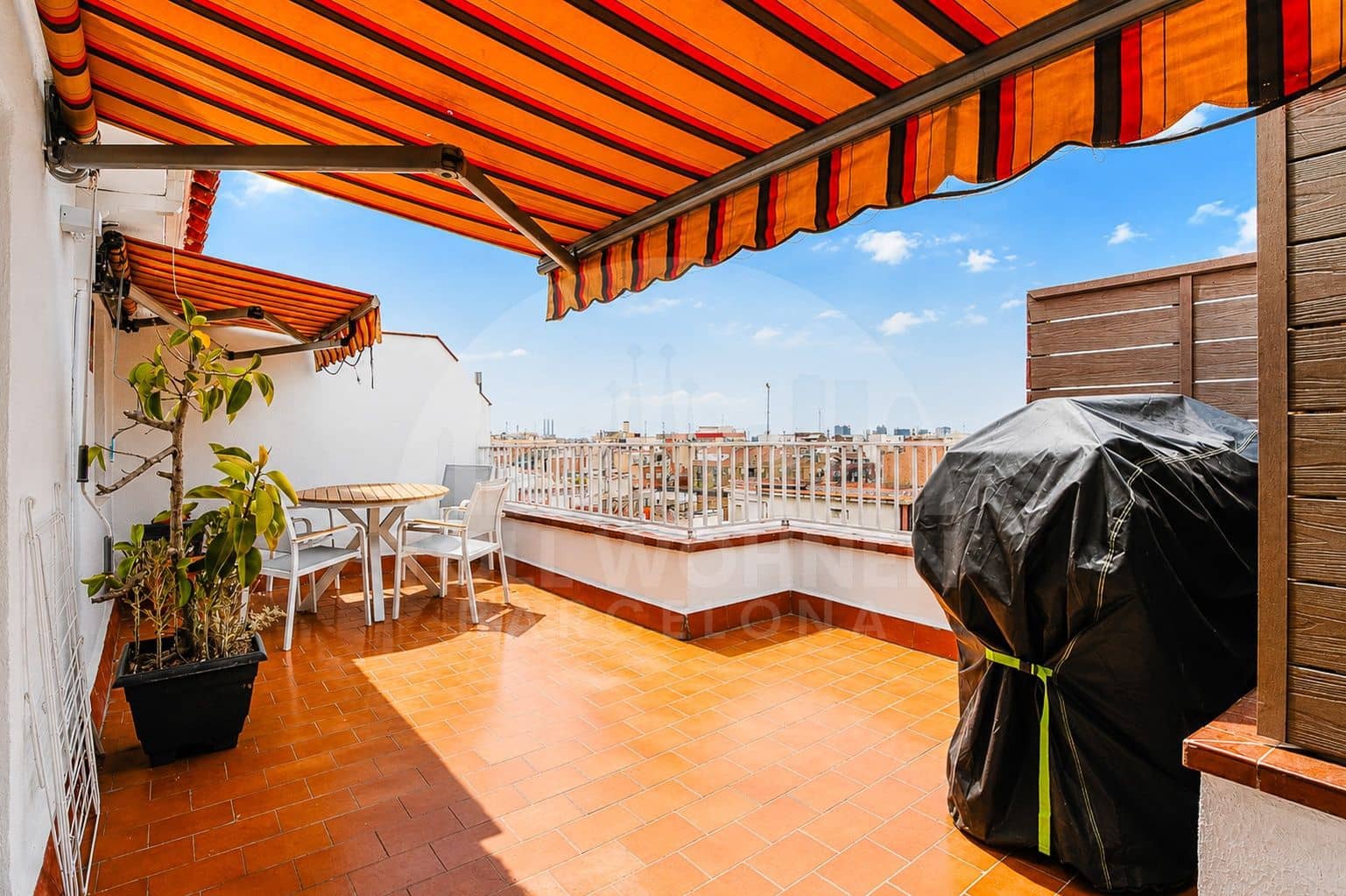 2 bedroom Penthouse for sale in Barcelona city - € 595,000 (Ref: 9966118)