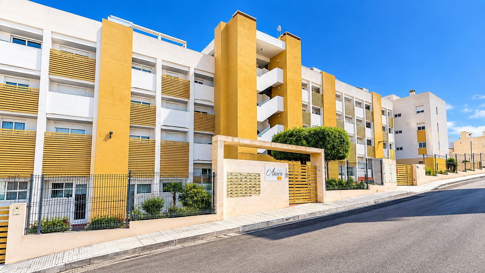 2 soveværelse Lejlighed til salg i Villamartin med swimmingpool garage - € 179.990 (Ref: 10098783)