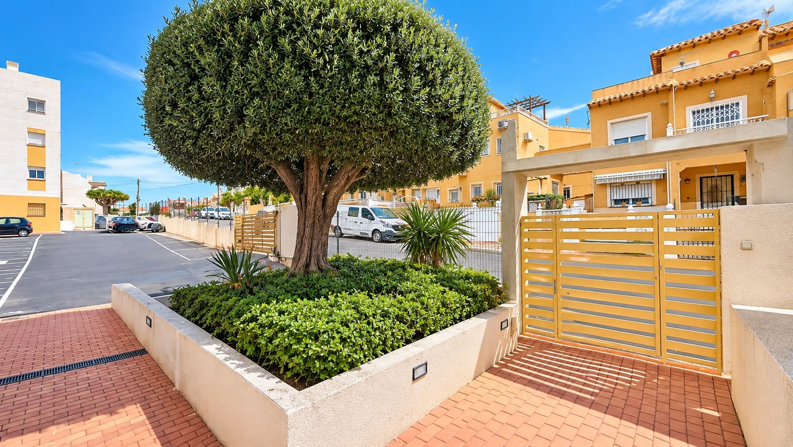 2 soveværelse Lejlighed til salg i Villamartin med swimmingpool garage - € 179.990 (Ref: 10098783)