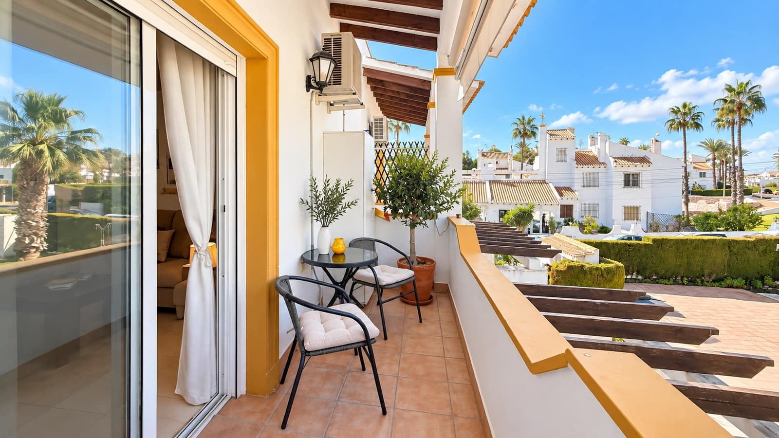 2 soveværelse Lejlighed til salg i Villamartin med swimmingpool garage - € 194.995 (Ref: 10098805)