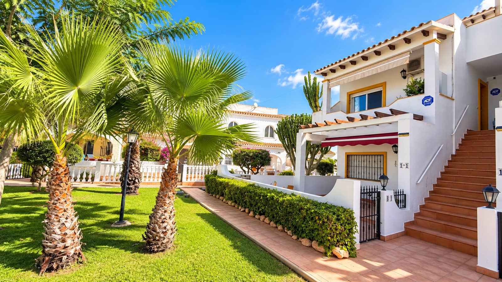 2 soveværelse Lejlighed til salg i Villamartin med swimmingpool garage - € 194.995 (Ref: 10098805)