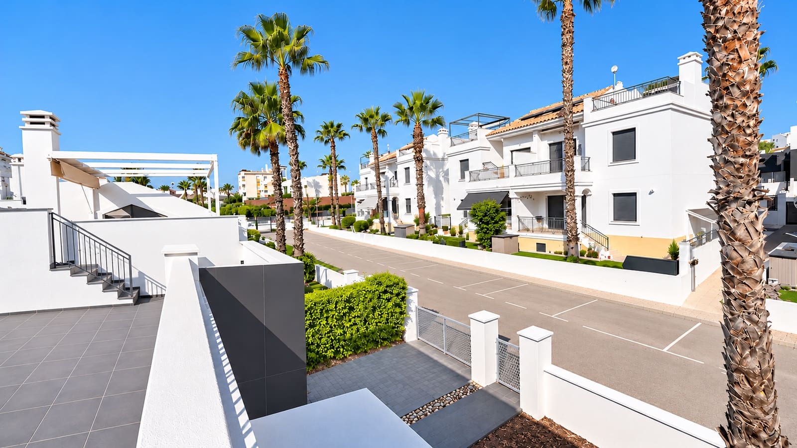 2 bedroom Semi-detached Villa for sale in Orihuela Costa with pool garage - € 239,990 (Ref: 10168966)
