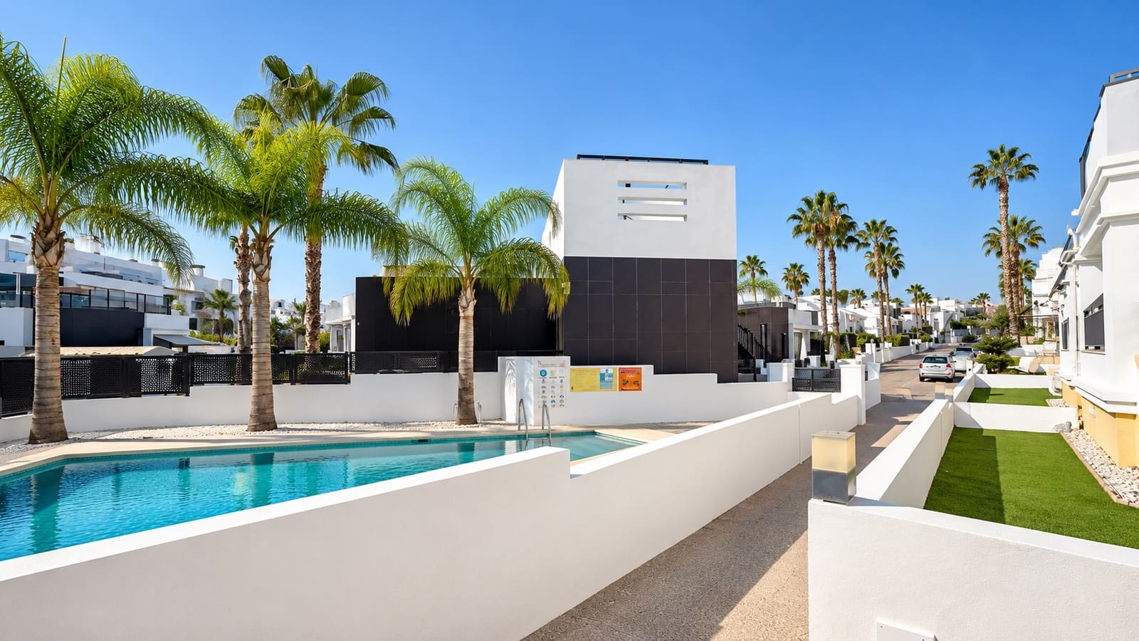2 bedroom Semi-detached Villa for sale in Orihuela Costa with pool garage - € 239,990 (Ref: 10168966)