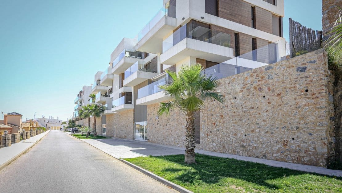 2 bedroom Apartment for sale in Orihuela Costa with pool garage - € 229,990 (Ref: 9840653)