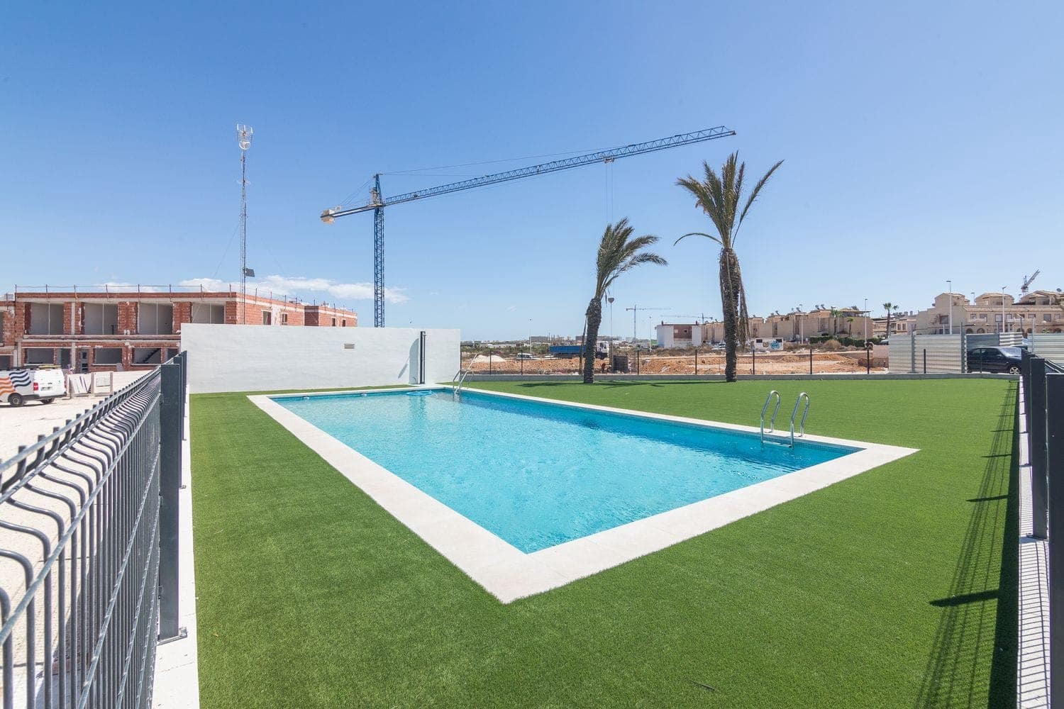 2 bedroom Apartment for sale in Gran Alacant with pool - € 269,995 (Ref: 9840660)