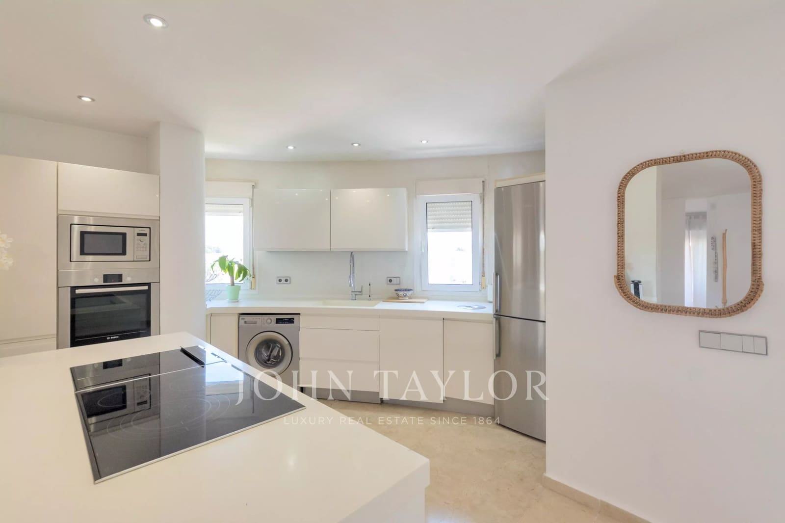 2 bedroom Penthouse for sale in Santa Eulalia / Santa Eularia with pool - € 880,000 (Ref: 10012650)