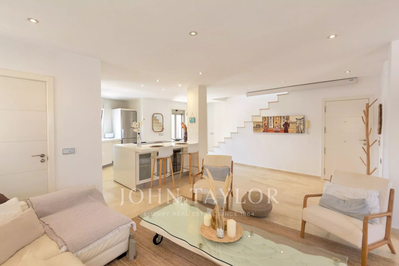 2 bedroom Penthouse for sale in Santa Eulalia / Santa Eularia with pool - € 880,000 (Ref: 10012650)