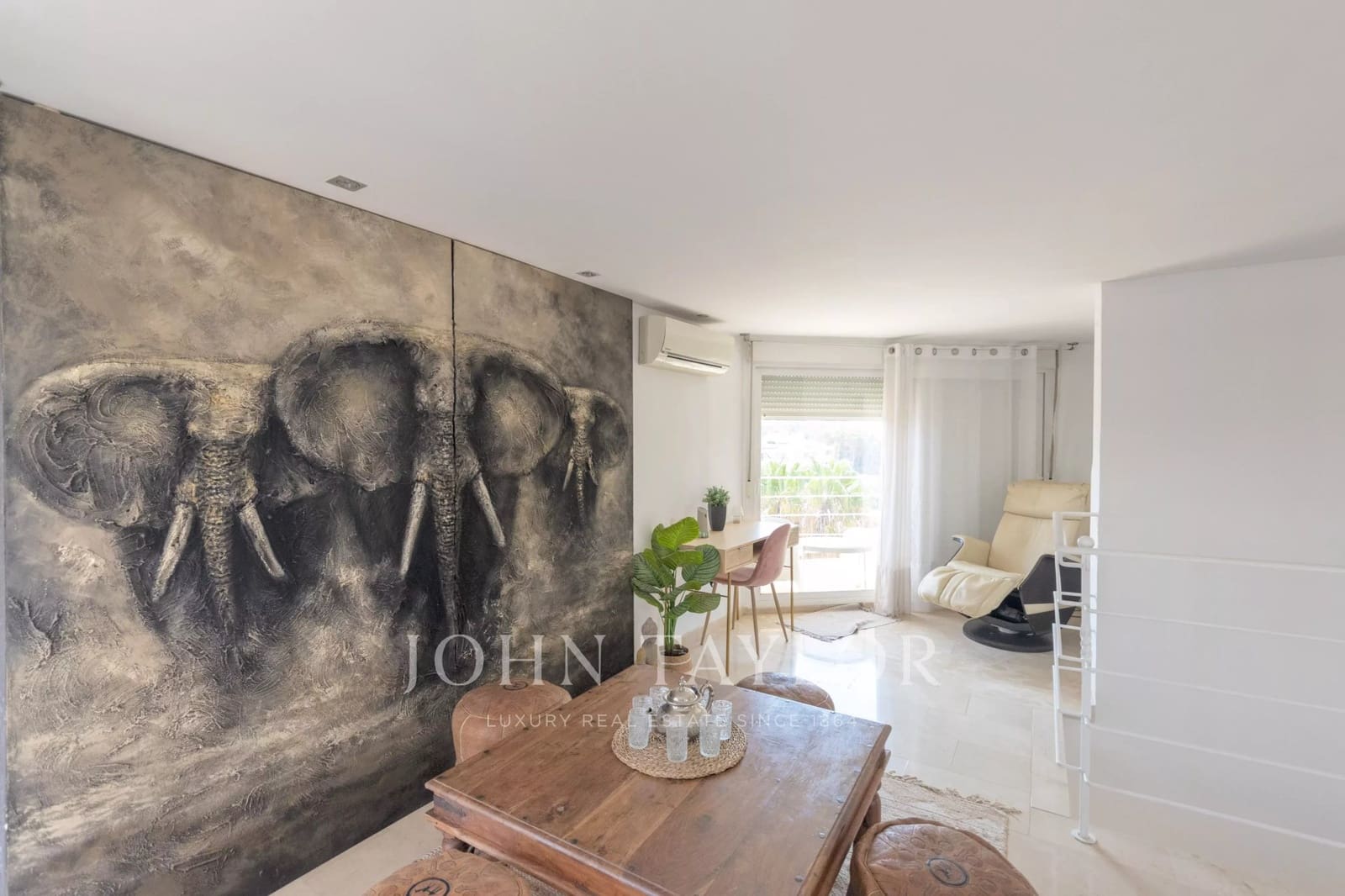 2 bedroom Penthouse for sale in Santa Eulalia / Santa Eularia with pool - € 880,000 (Ref: 10012650)