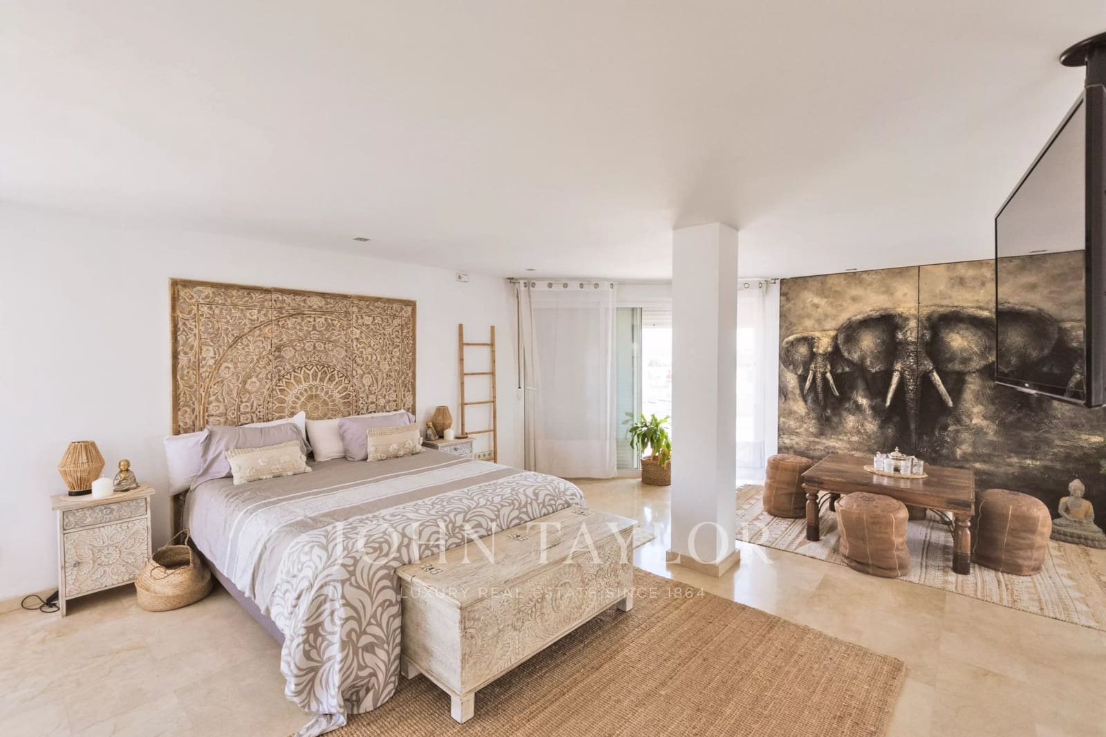 2 bedroom Penthouse for sale in Santa Eulalia / Santa Eularia with pool - € 880,000 (Ref: 10012650)