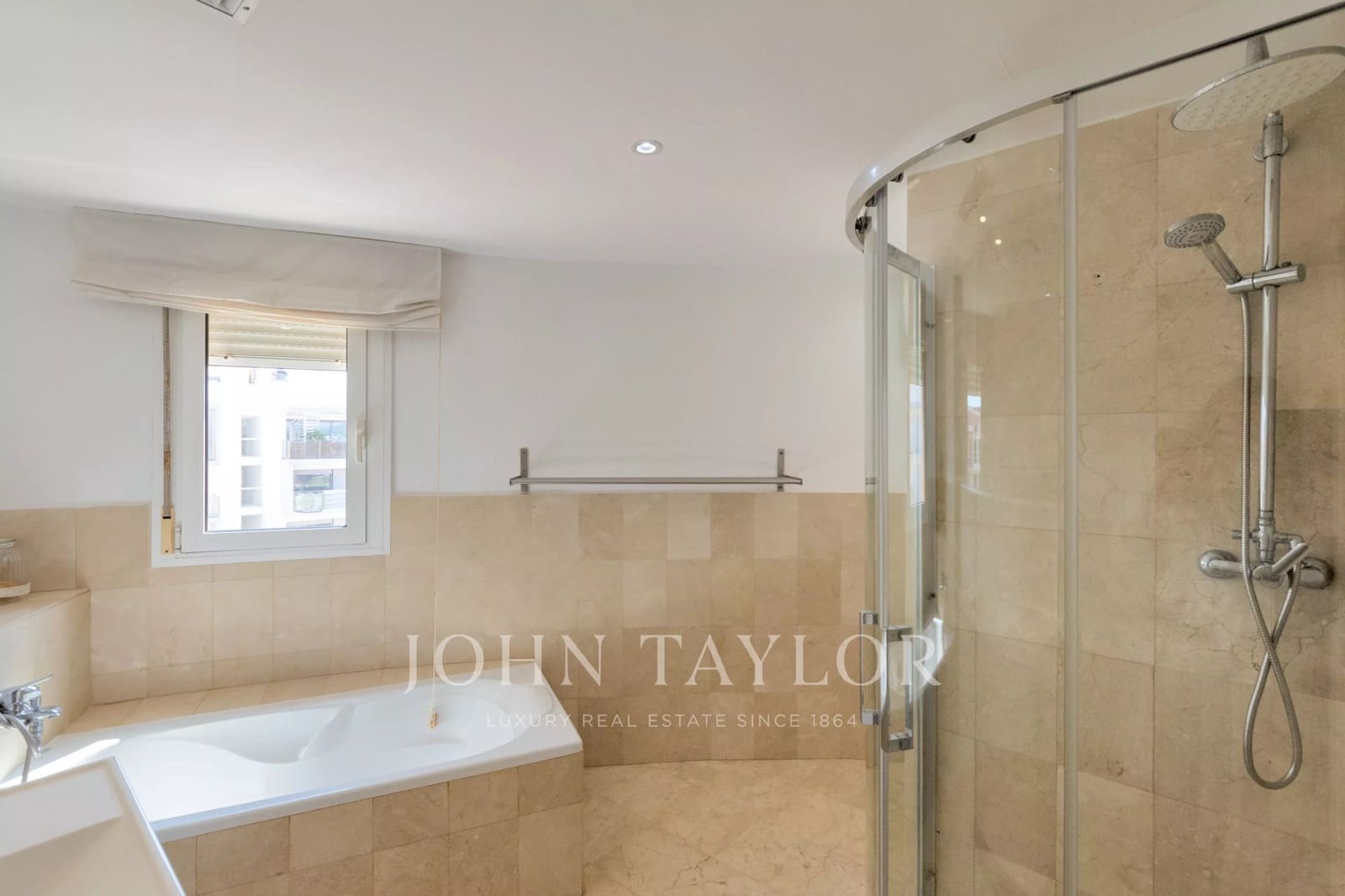 2 bedroom Penthouse for sale in Santa Eulalia / Santa Eularia with pool - € 880,000 (Ref: 10012650)