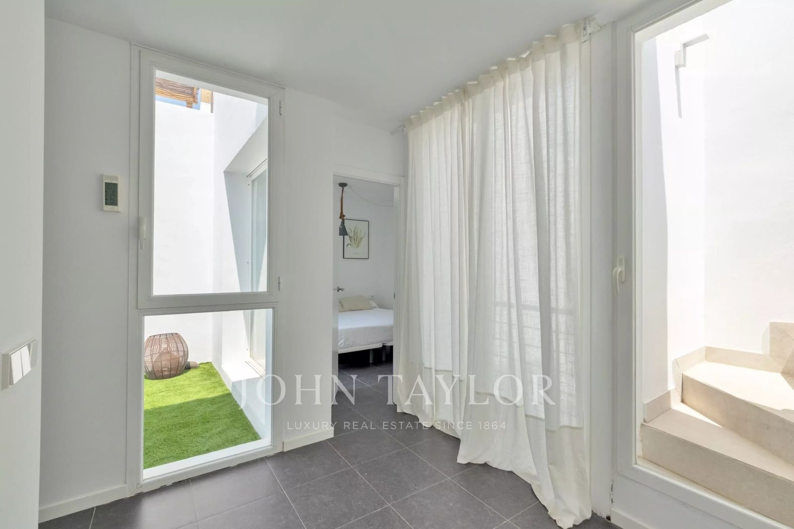 4 bedroom Townhouse for sale in San Jose / Sant Josep de Sa Talaia with pool - € 1,450,000 (Ref: 10014890)